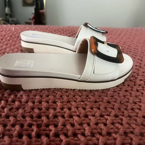 DV by Dolce Vita Cream Sandals with Tortoise Buckle - Picture 2 of 4